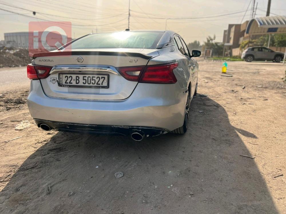 نيسان ماكسيما